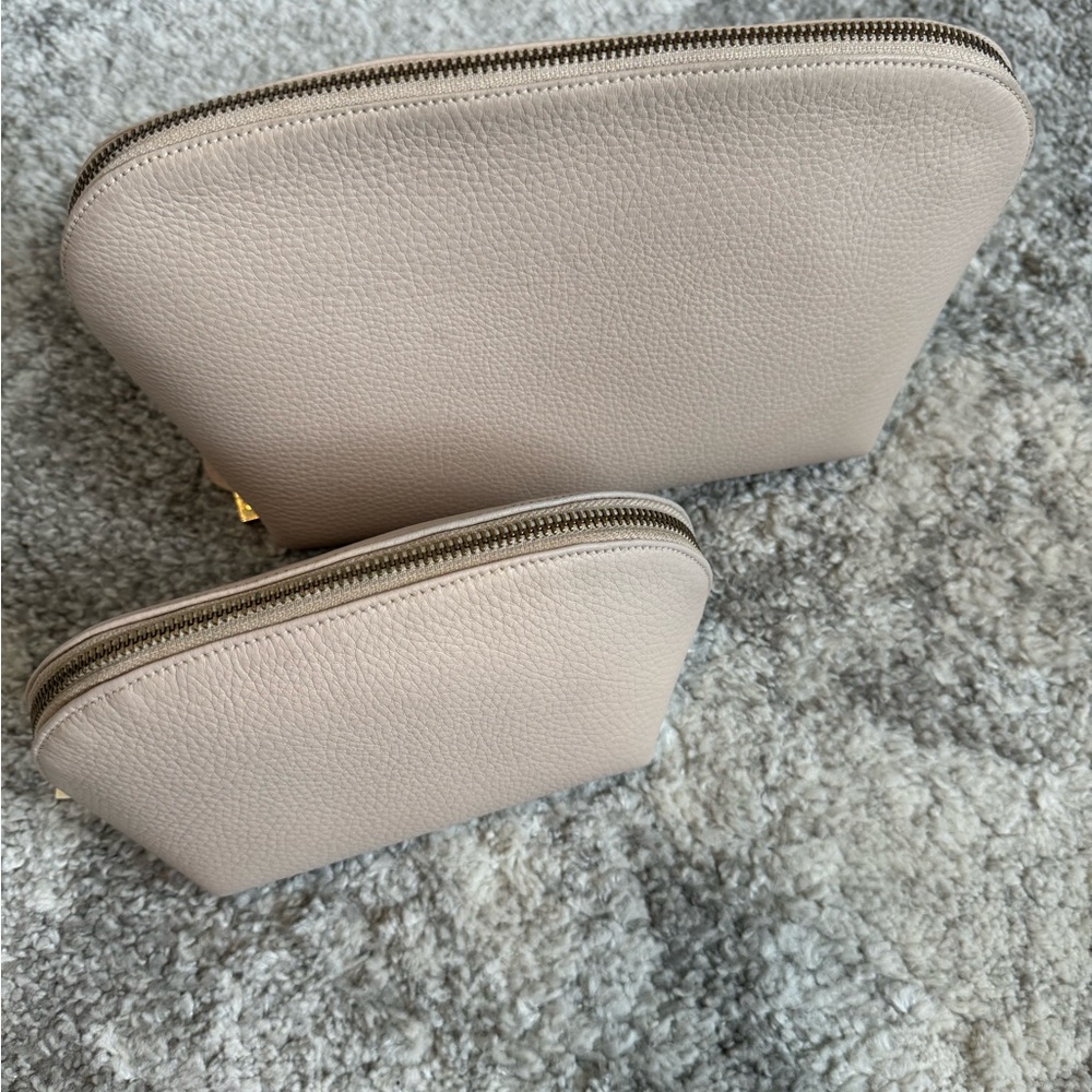 • CUYANA TRAVEL SET IN STONE •